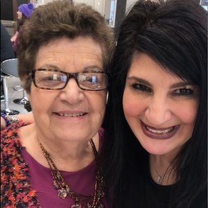 Meet your Posher, Rhoula